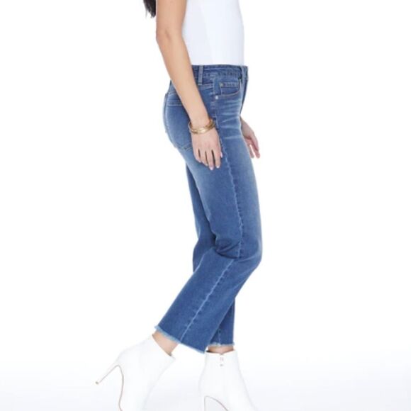 Women's Blue Revival Quinn Medium Wash Straight Leg Cropped Jeans - Picture 11 of 12